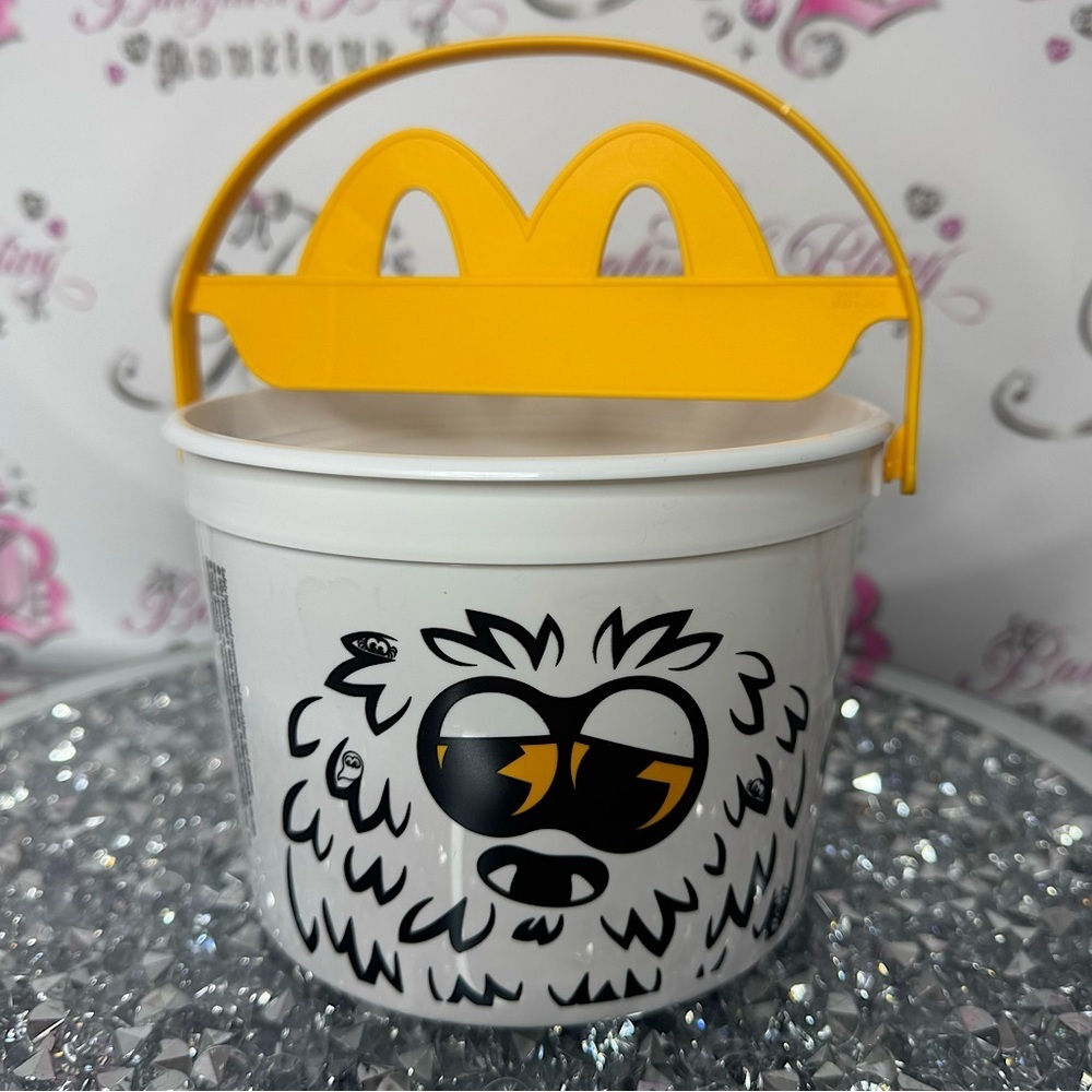 Boo bucket mcdonald's monster classic M handle yellow white black Halloween 🎃